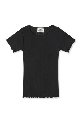 blouse-tricot-noir-a-manches-courtes