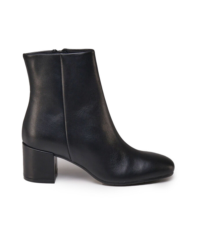 black-leather-tassel-ankle-boots