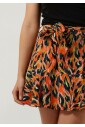 kleurrijke-mini-skort-met-speelse-print