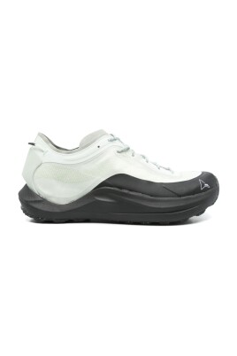 grey-sneakers-with-vibram-r-sole