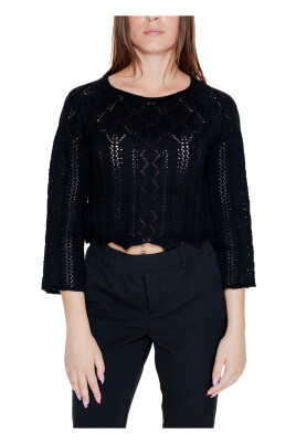 black-knit-round-neck-sweater