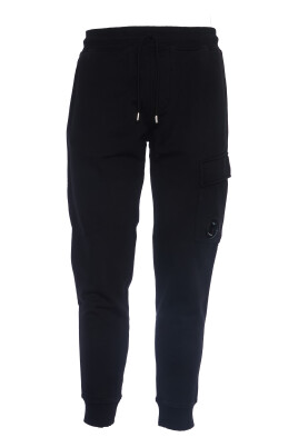 black-cargo-sweatpants-diagonal-fleece