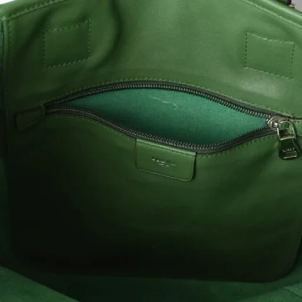 Loewe Pre-owned Fabric shoulder-bags Green Dames
