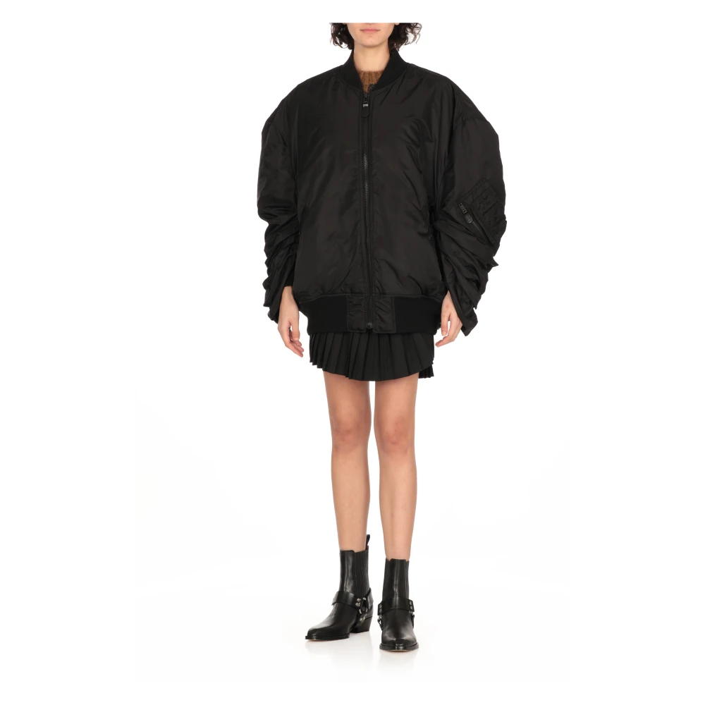 Junya Watanabe Zwarte Gewatteerde Jas met Draperende Mouwen Black Dames