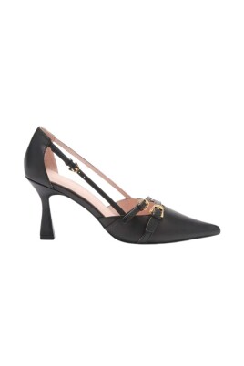 black-heeled-leather-sandals-with-buckles