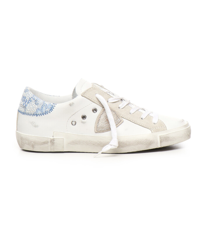 white-blue-sneakers-with-dirty-effect