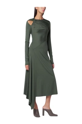 Asymmetrisk draperad midiklänning