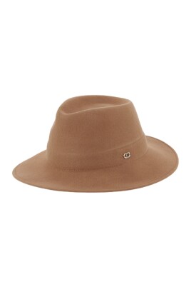 beige-hats-romantic-style