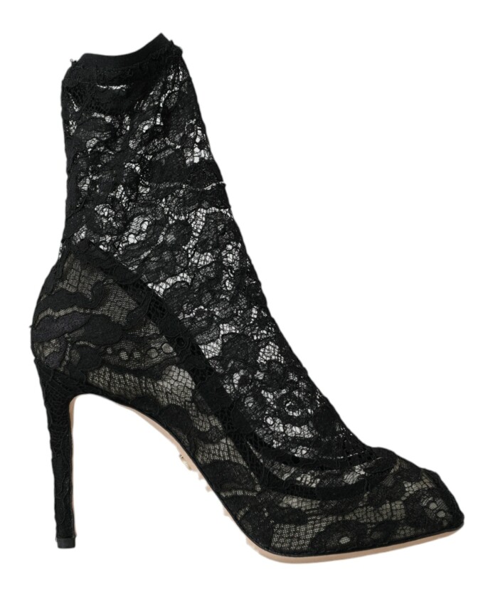 bottes-chaussures-noires-en-dentelle-extensible