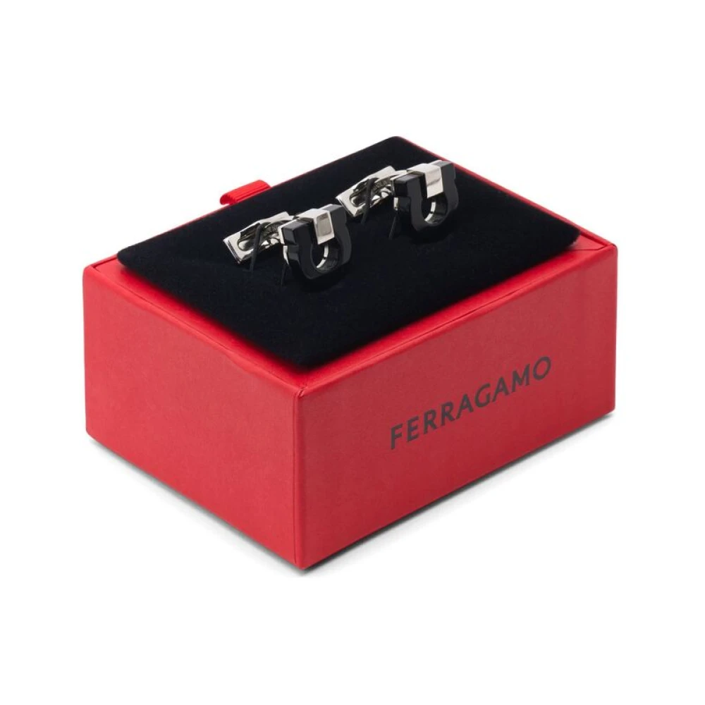 Salvatore Ferragamo Gancini Plaque Zilverkleurige Sieraden Gray Heren