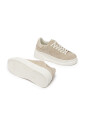 baskets-beige-en-daim-avec-details-platines