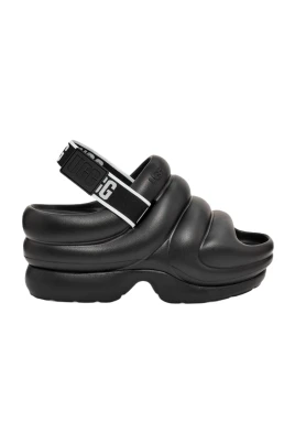 Höj sommarstilen med platta sandaler