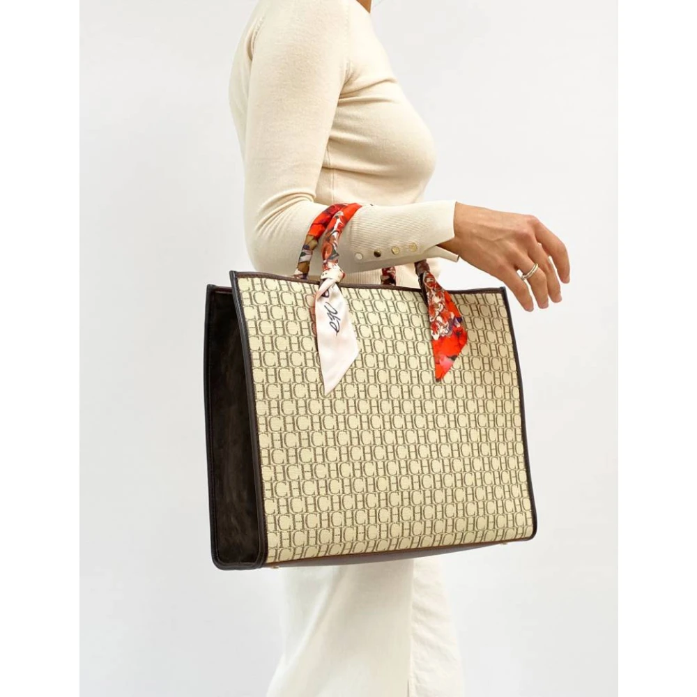 Carolina Herrera Stijlvolle Shopping Handtas met Sjaal Beige Dames