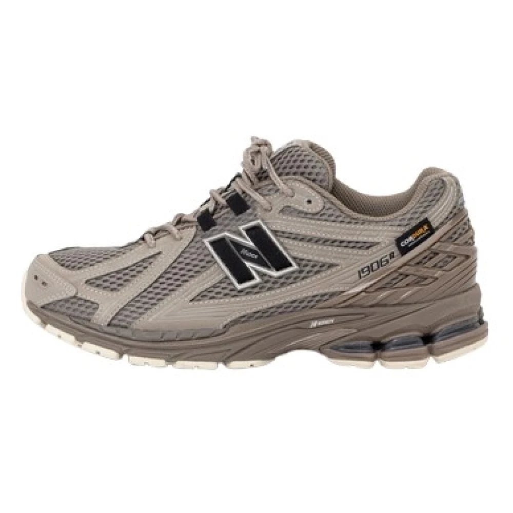 New Balance Men's Brown Stylish Trainers For Active Lifestyle