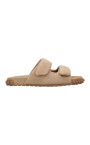 sandales-en-daim-a-bout-ouvert