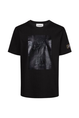 stylish-model-t-shirt