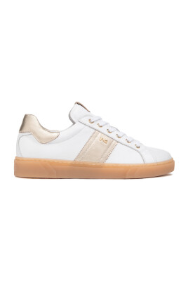 white-tennis-sneakers