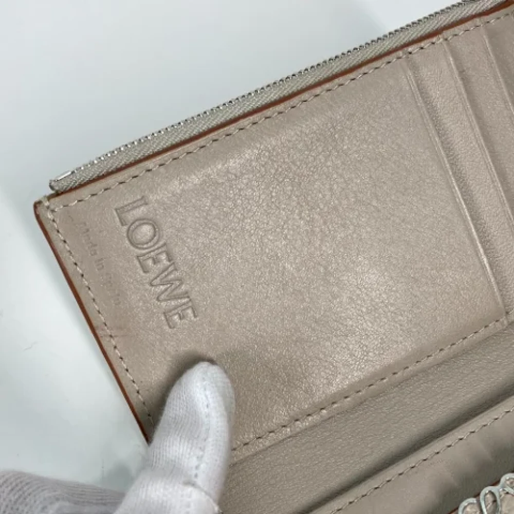 Loewe Pre-owned Leather wallets Beige Dames