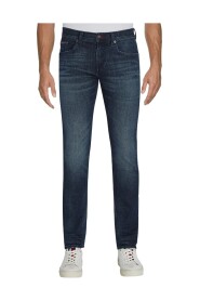 Slim-fit jeans