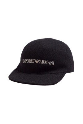 black-hats-and-beanies-style