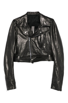 veste-de-motard-en-cuir-noir