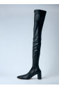 bottes-montantes-a-bout-allonge
