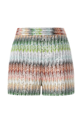 shorts-i-trendig-stil-for-kvinnor