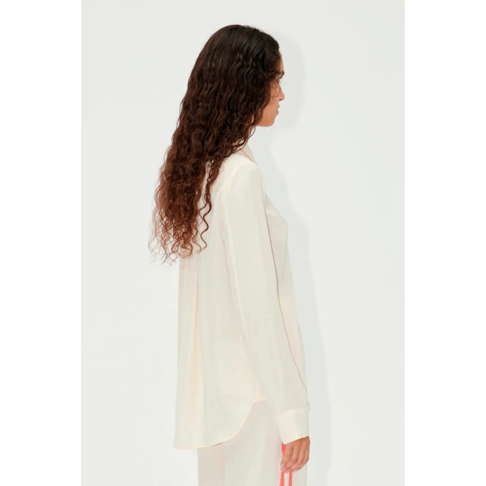 Stine Goya Elegante Blouse met Minimalistische Details Beige Dames