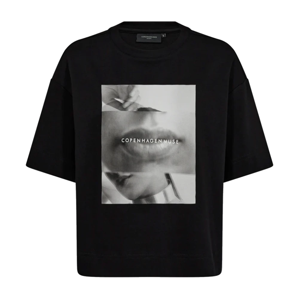 Copenhagen Muse Grafische Print Tee Top Zwart Black Dames