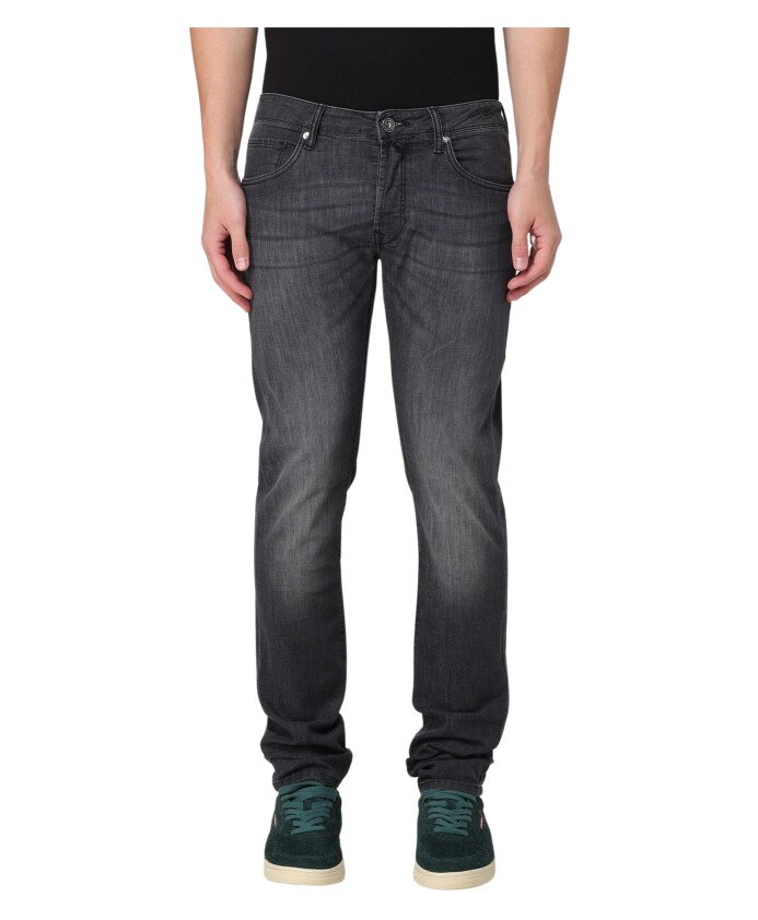 jean-droit-delave-en-denim