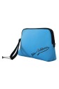 pochette-a-main-bleue-avec-logo-imprime-et-motif-leopard