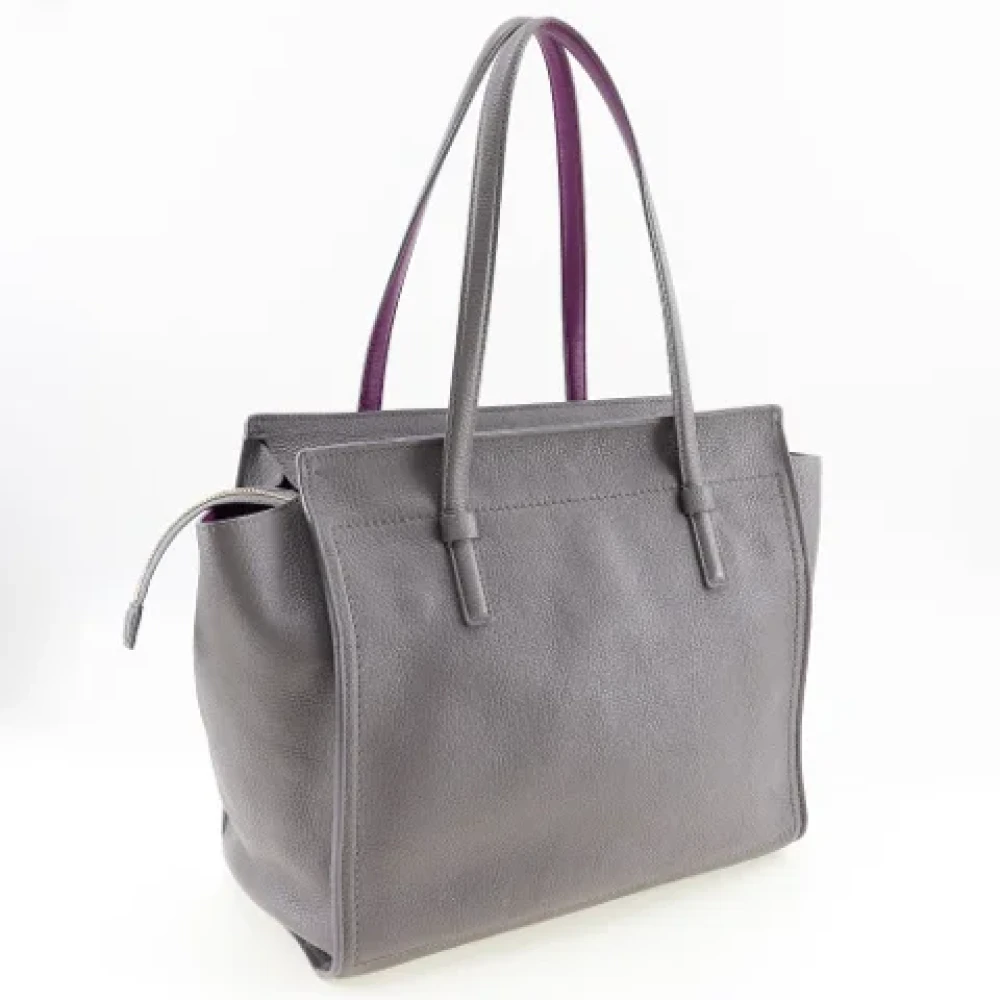 Salvatore Ferragamo Pre-owned Leather shoulder-bags Gray Dames