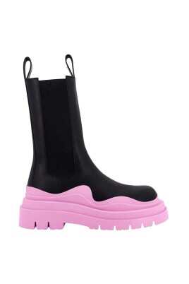 stylish-pull-on-boots-with-distinctive-outsole