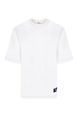 t-shirt-blanc-avec-patch-logo