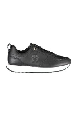 black-sneakers-with-contrast-details