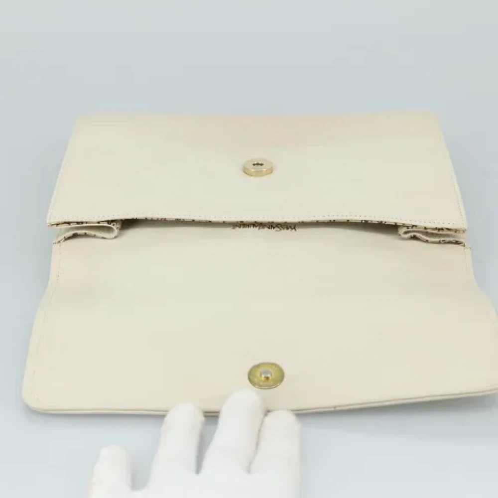 Saint Laurent Vintage Pre-owned Leather clutches Beige Dames