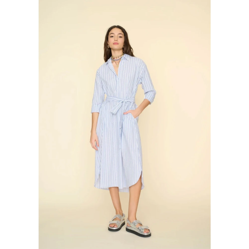 XiRENA Marlowe jurken blauw Multicolor Dames