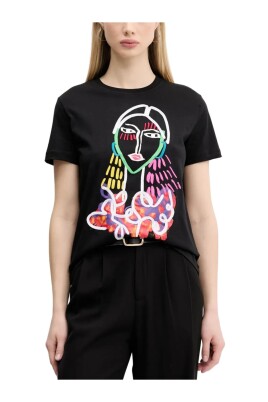 black-printed-t-shirt