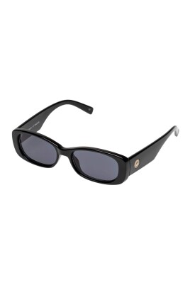 vintage-inspired-rectangular-sunglasses