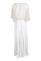 longue-robe-plissee-a-manches-cape