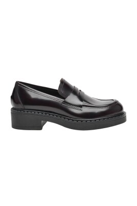 leather-moccasin-in-grape-color