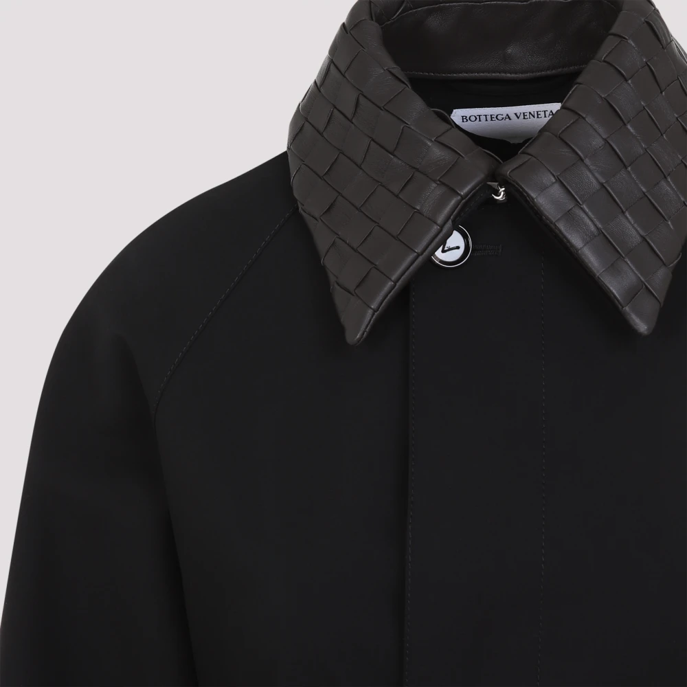 Bottega Veneta Zwarte katoenen trenchcoat met Intrecciato-kraag Black Dames