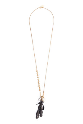elegant-pendant-necklace-with-unique-design