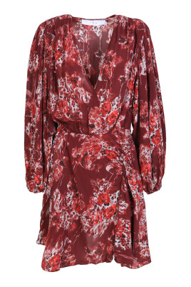 robe-rouge-a-fleurs-col-en-v