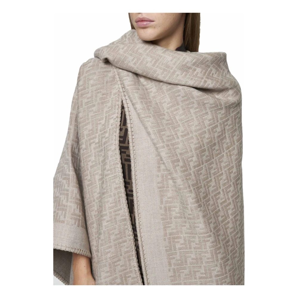Fendi Beige Jacquard Wol Asymmetrische Poncho Beige Dames