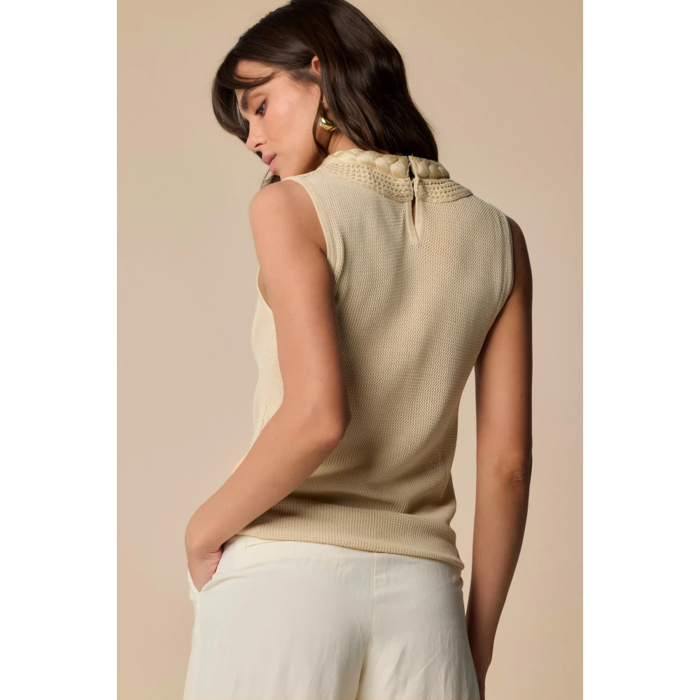 Kocca Mouwloze Ronde Hals Top Beige Dames