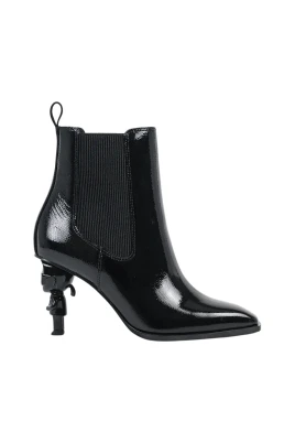 Karl Nft Heel