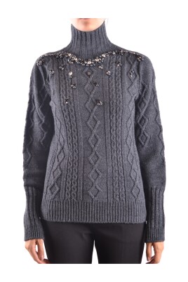 stylish-sweaters-for-every-occasion