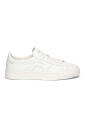 sneakers-blanches-en-cuir-a-double-boucle