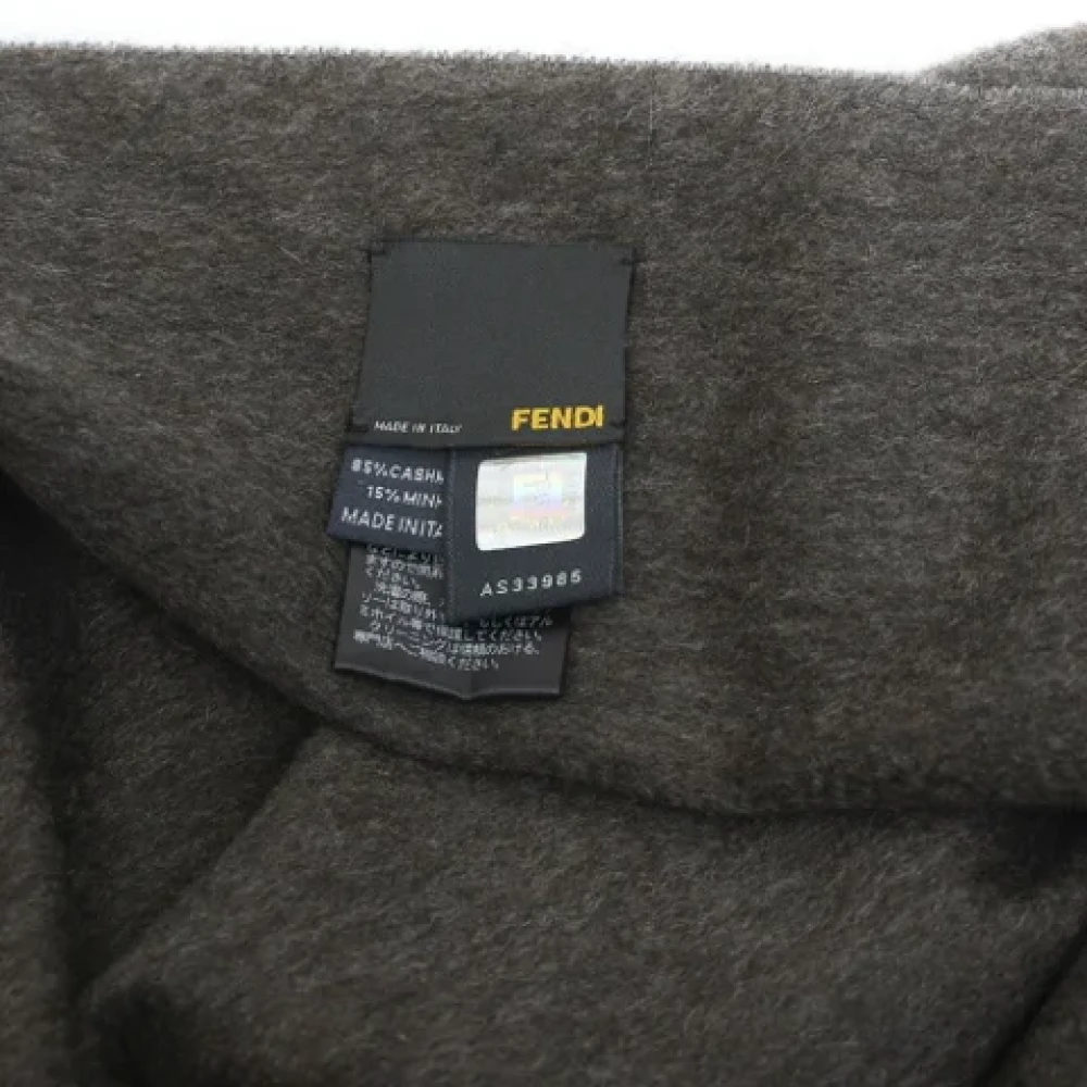 Fendi Vintage Pre-owned Cashmere scarves Gray Dames